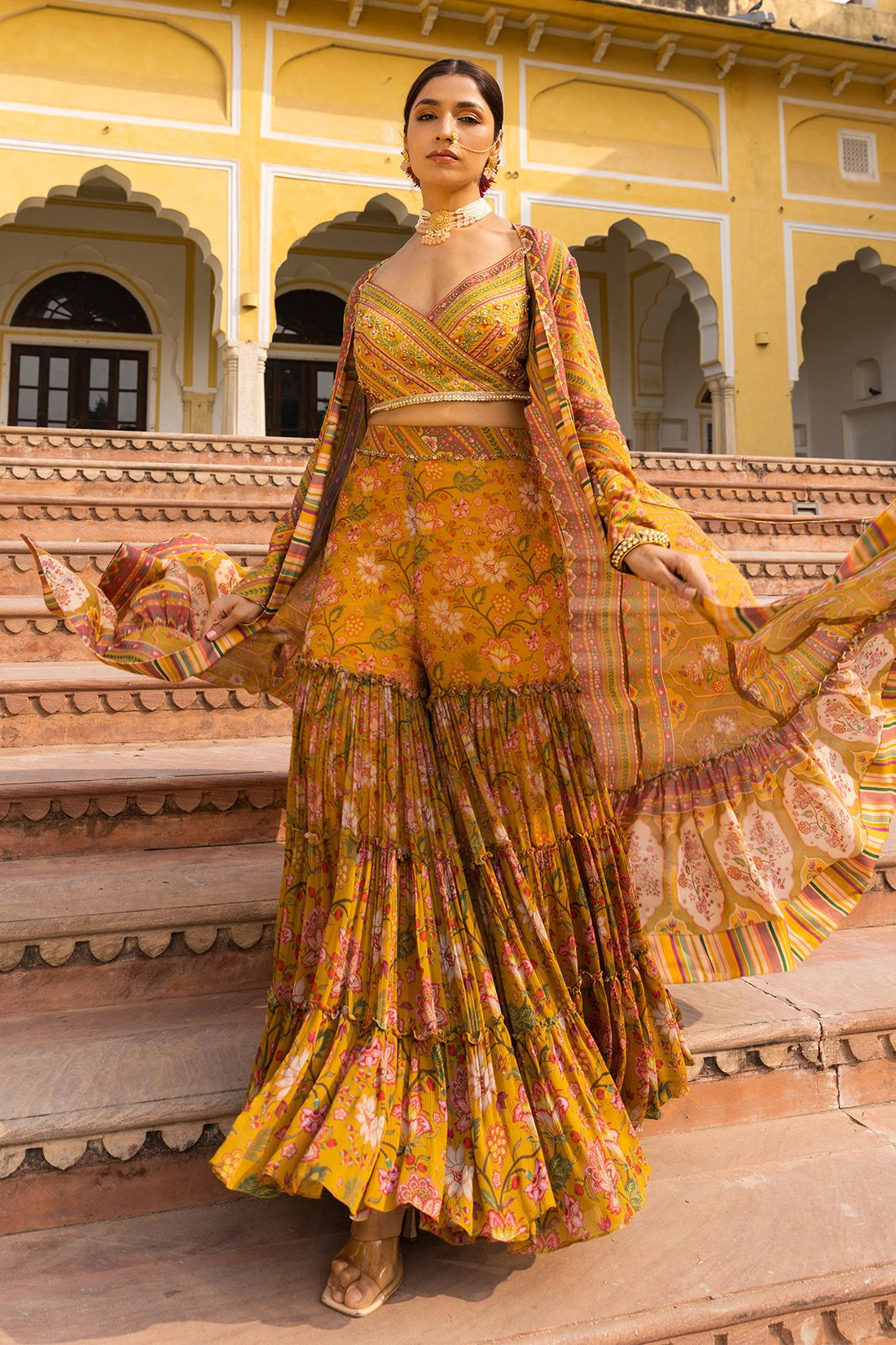How to wear sharara